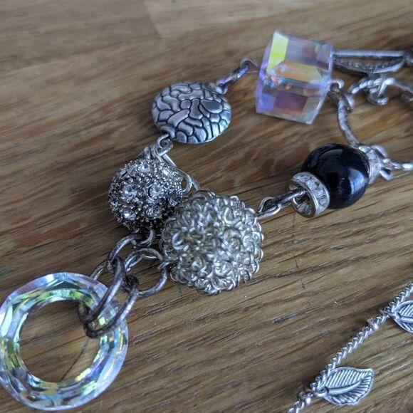 VINTAGE lot of 2 bracelets with charms leafs bag christals - Picture 2 of 9